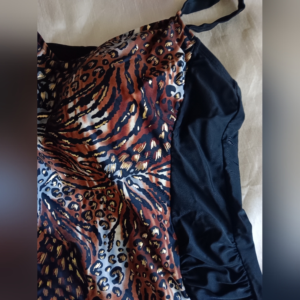 Delta Burke Leopard Print Swimsuit with Black Gold Accents Top Sz 22W